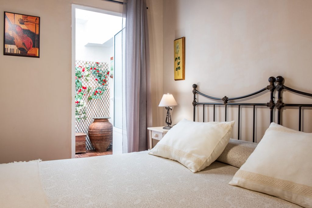 Dormitorio de matrimonio en Casa Rural Obdulia.