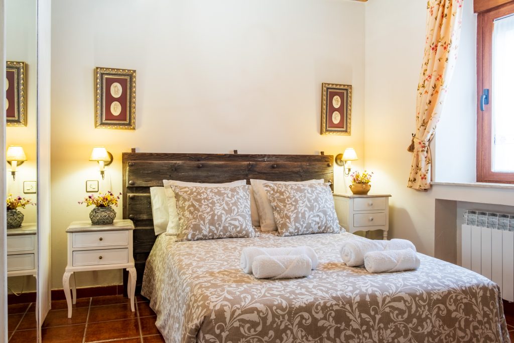 Dormitorio de matrimonio en Casa Rural Obdulia.