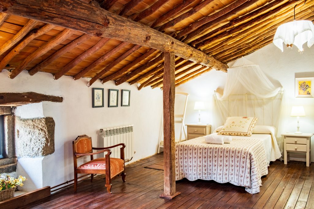 Dormitorio de matrimonio en Casa Rural Obdulia.