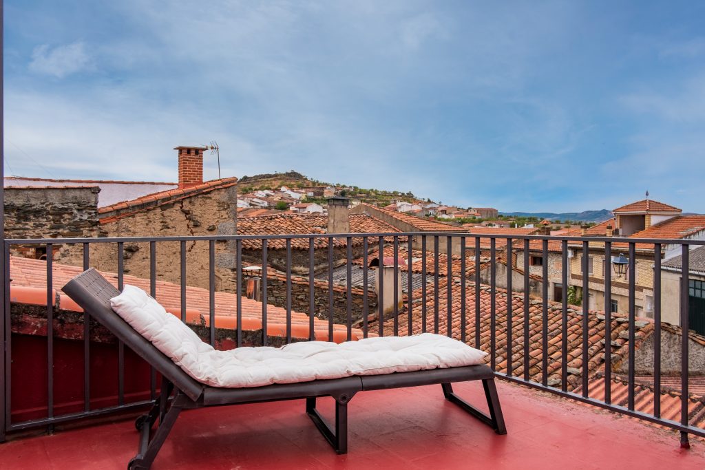 Terraza con vistas en Casa Rural Obdulia.
